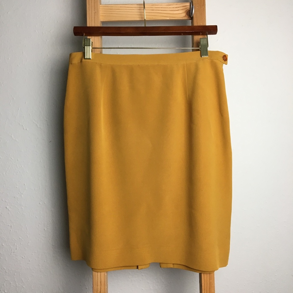 ‼️ Jones New York mustard skirt ‼️